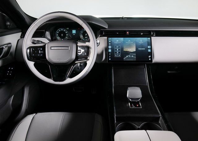 New 2026 Santorini Black Land Rover Dynamic SE image 11