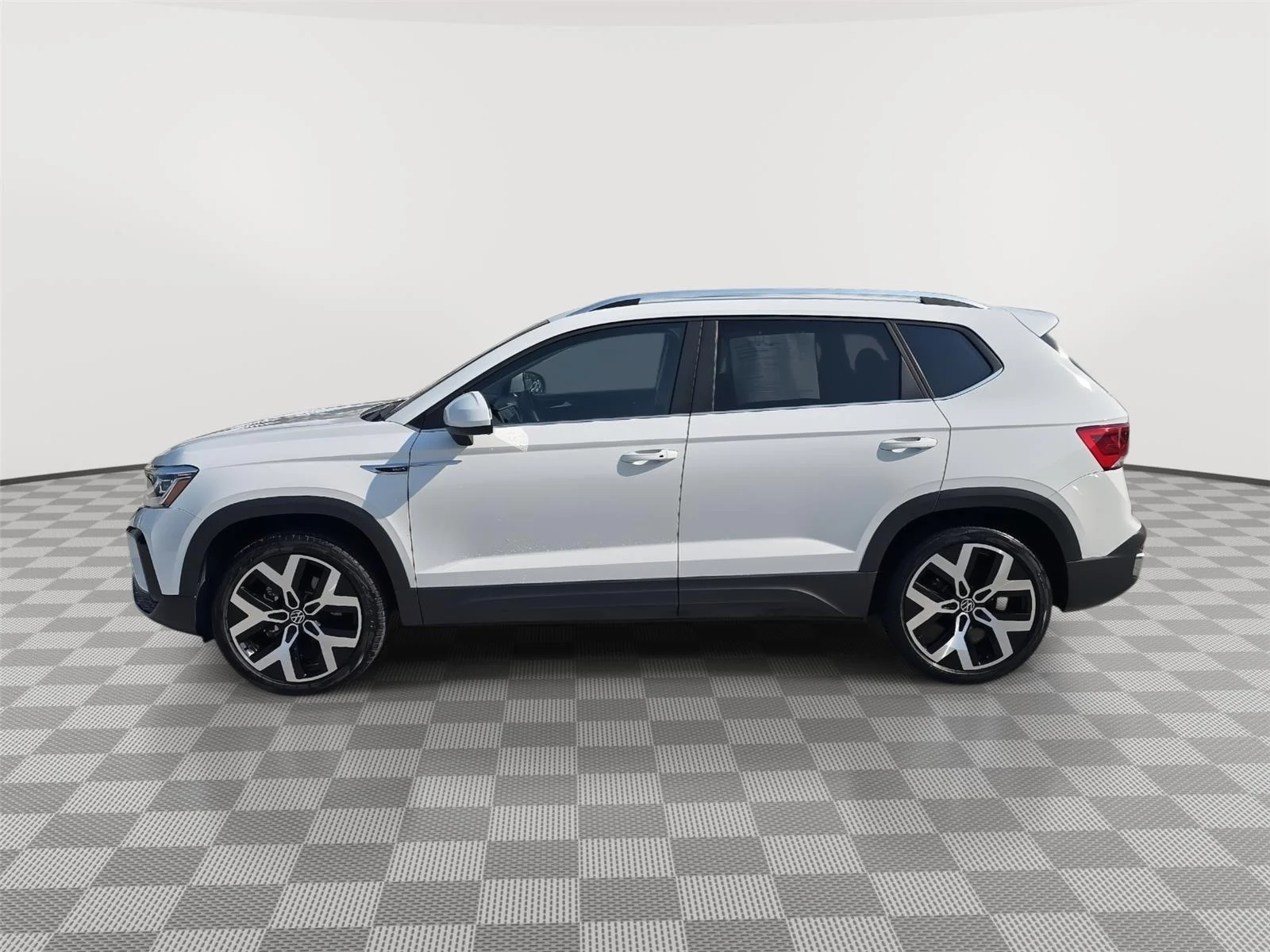 Certified Used 2023 WHITE Volkswagen SEL image 5