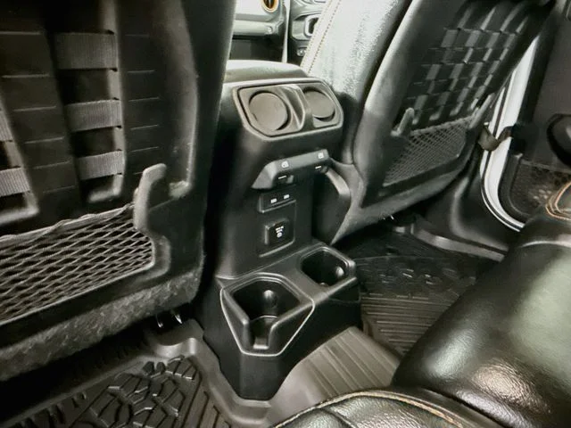 Used 2021 White Jeep Mojave image 26