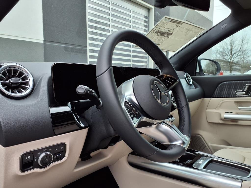Used 2025 Polar White Mercedes-Benz GLA 250 image 7