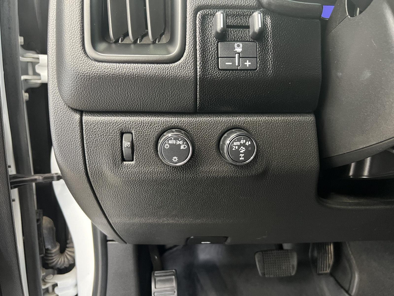 Used 2019 Summit White Chevrolet 4WD ZR2 image 18