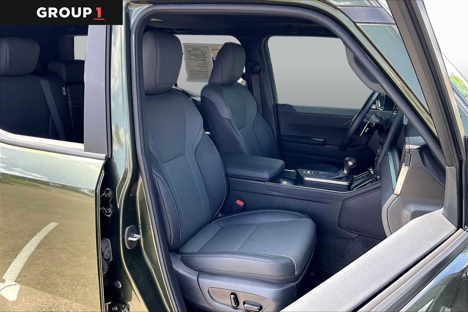 Used 2025 Nori Green Pearl Lexus Premium image 8