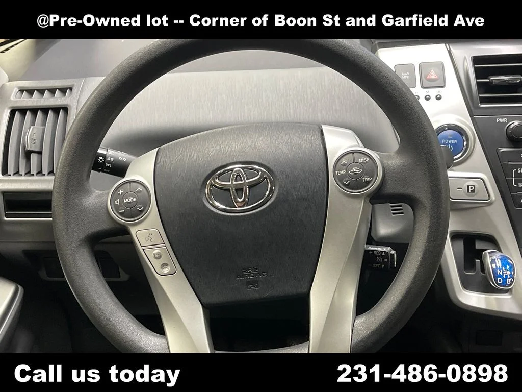 Used 2014 Silver Toyota Three image 20