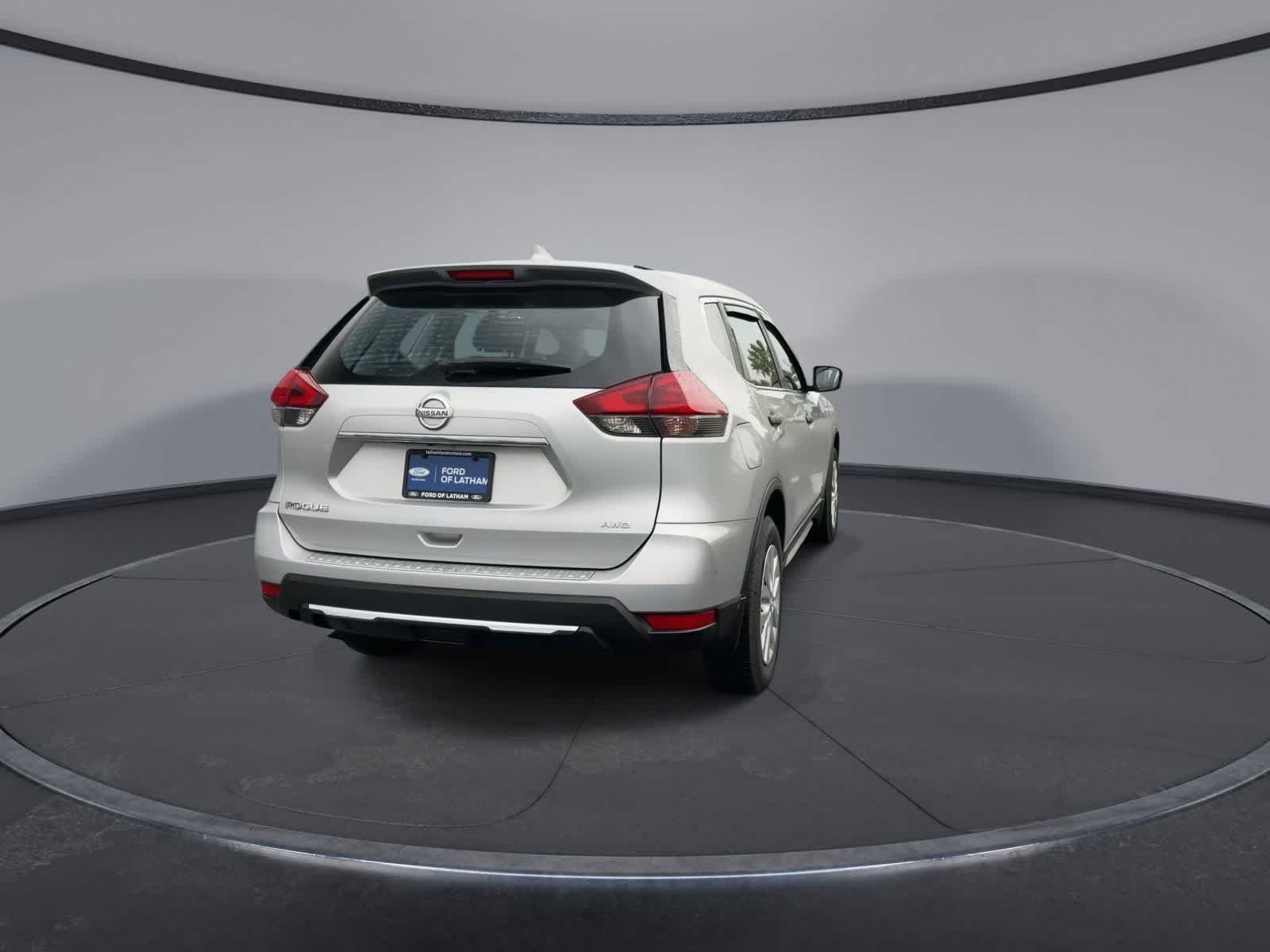 Used 2019 Brilliant Silver Metallic Nissan S image 7