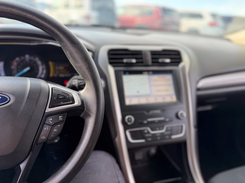Used 2019 Ingot Silver Ford SE image 8