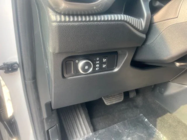 New 2026 Oxford White Ford XLT image 10