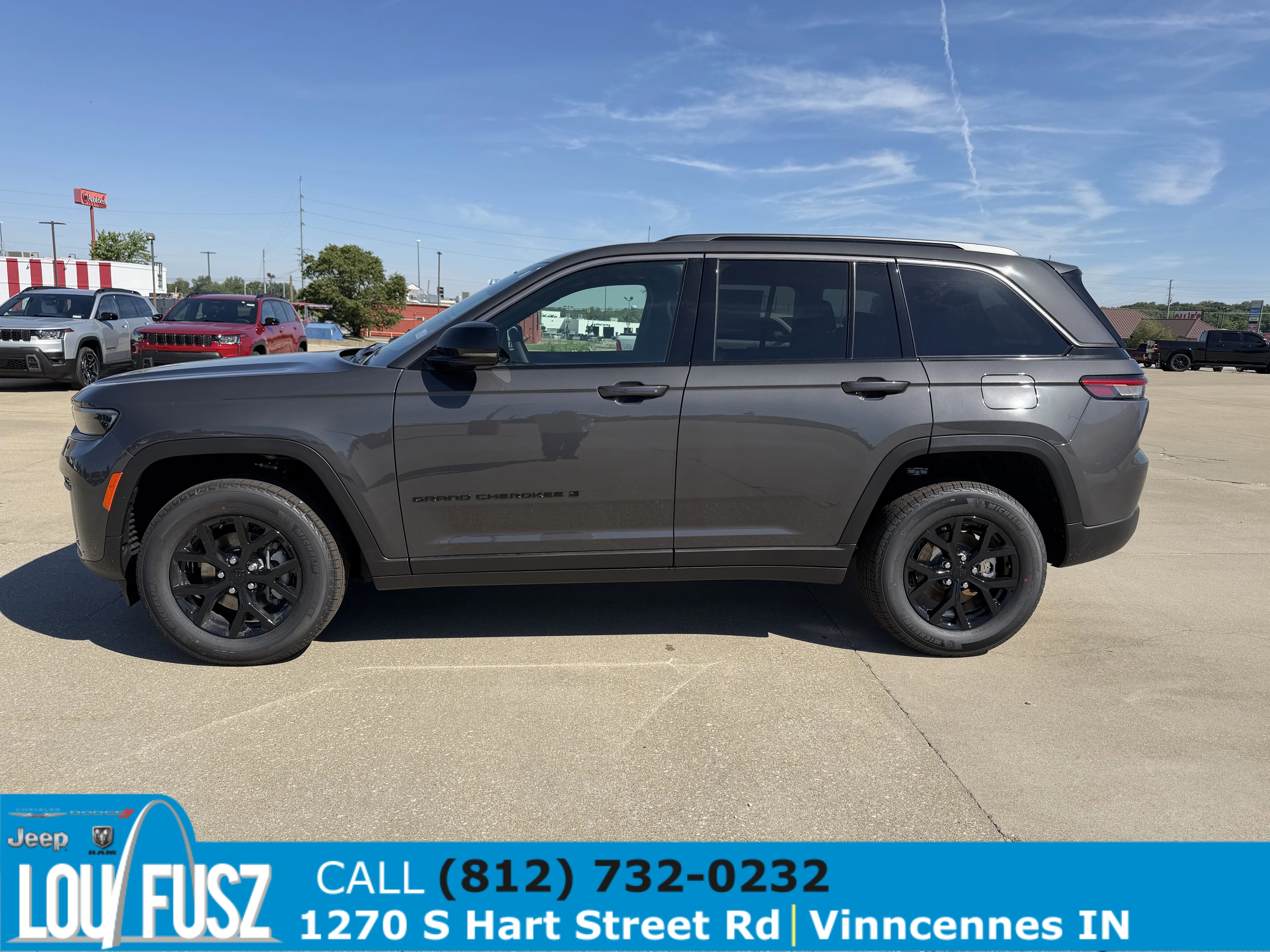 New 2026 Baltic Gray Metallic Clear-Coat Exterior Paint Jeep Laredo Altitude image 4