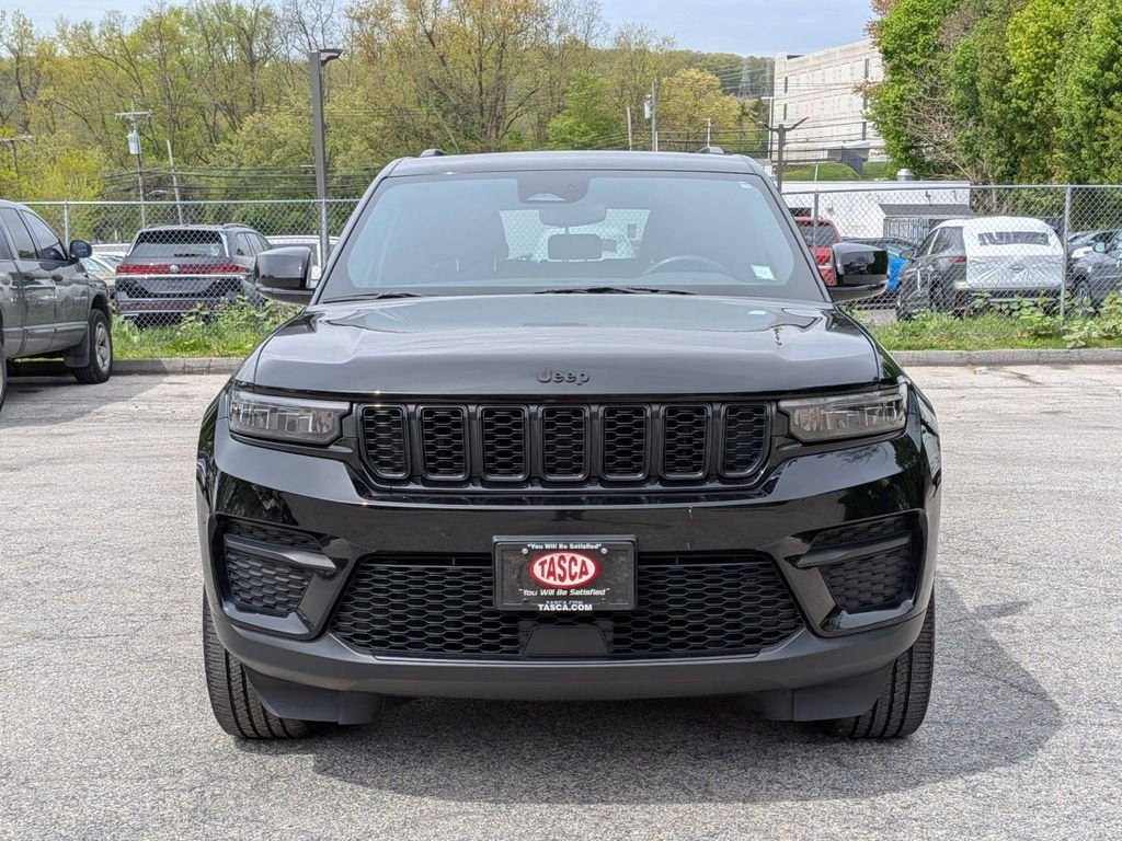 Used 2023 Black Jeep Altitude X image 11