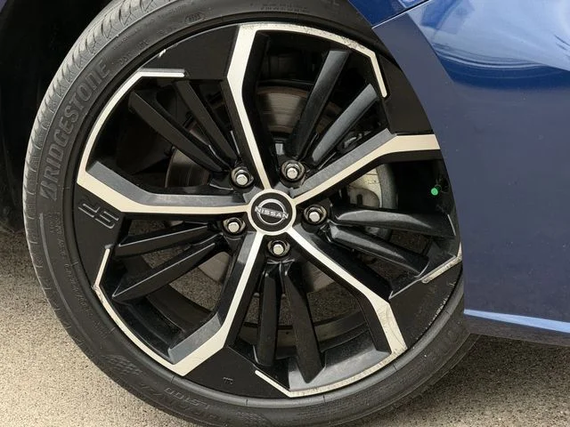 Used 2024 Blue Nissan 2.5 SR image 8