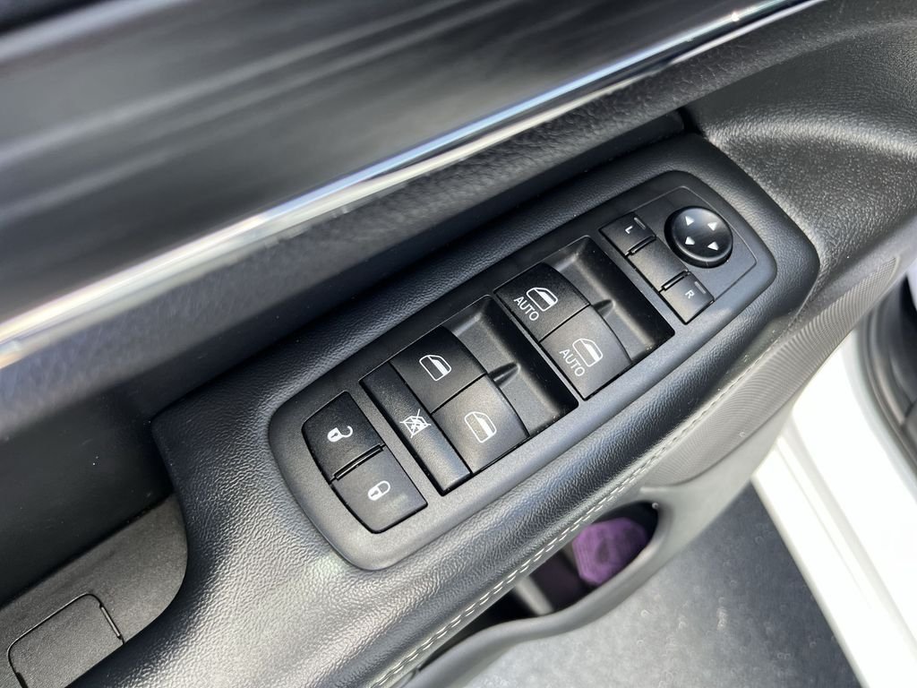 Used 2021 White Jeep Limited image 19