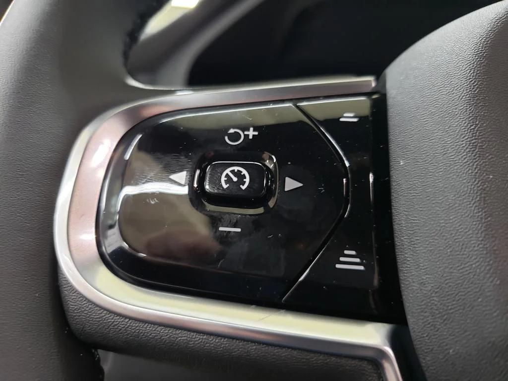 New 2026 Onyx Black Volvo Plus image 21