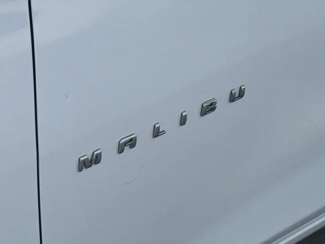 Used 2024 Summit White Chevrolet 1LT image 33