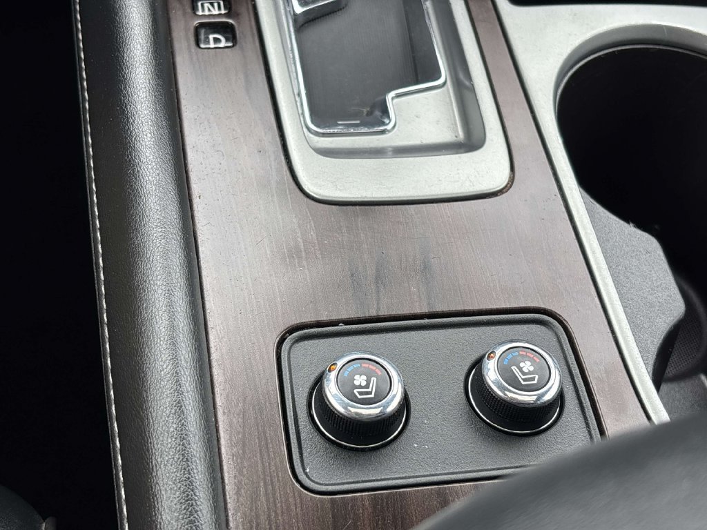 Used 2019 Red Nissan Platinum image 29