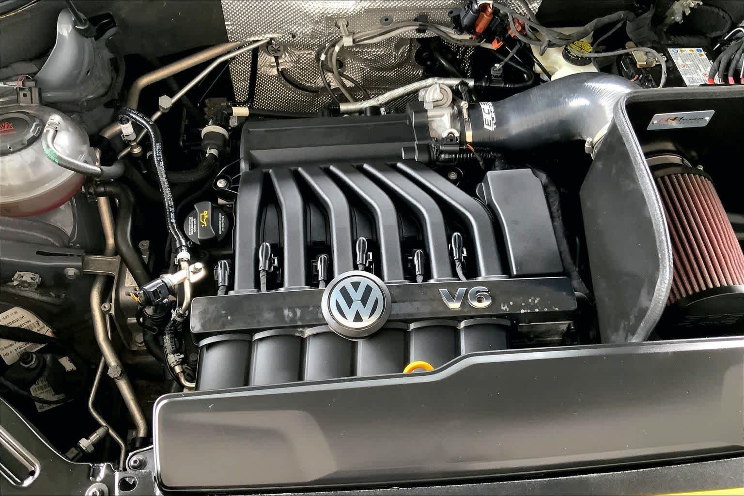 Used 2023 Pure Gray Volkswagen 3.6L V6 SEL Premium R-Line image 34