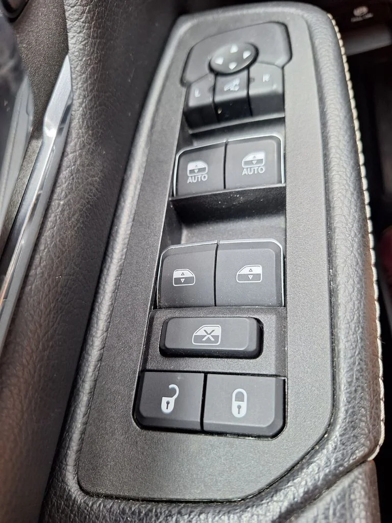 Used 2025 Black Ram Laramie image 19