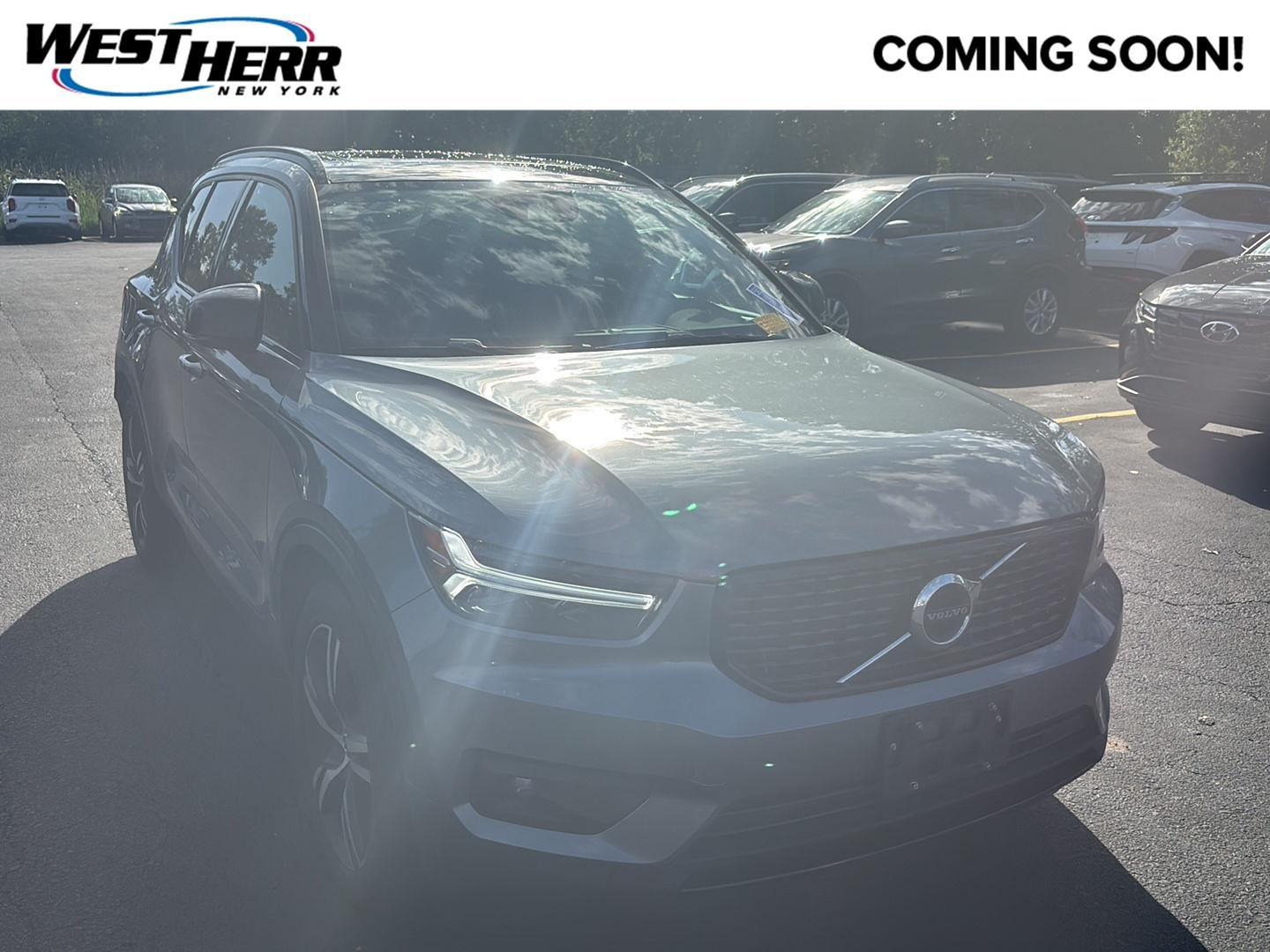 Used 2019 Gy Volvo R-Design image 1