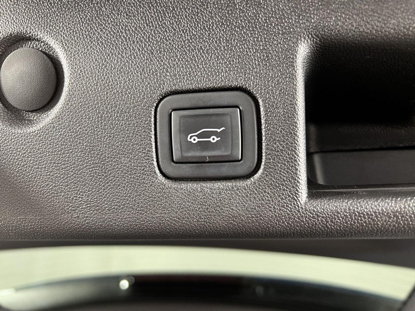 Used 2024 Lakeshore Blue Metallic Chevrolet LT image 25