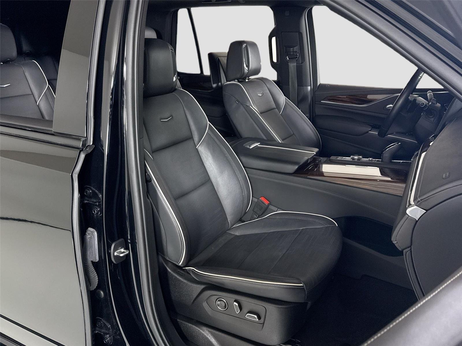 Used 2023 Black Raven Cadillac 4WD Premium Luxury | Super Cruise | Rear Seat Entertainment image 35