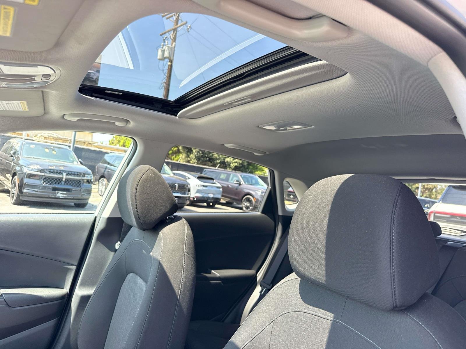 Used 2023 Silver Hyundai SEL image 25
