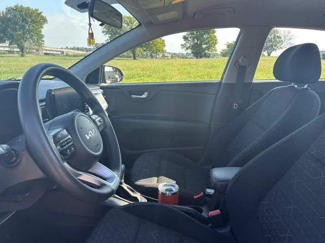 Used 2022 Black Kia S image 10