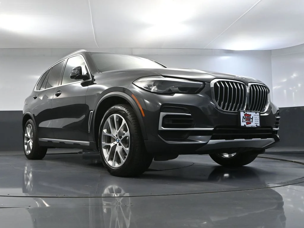 Used 2023 Gray BMW xDrive40i image 57