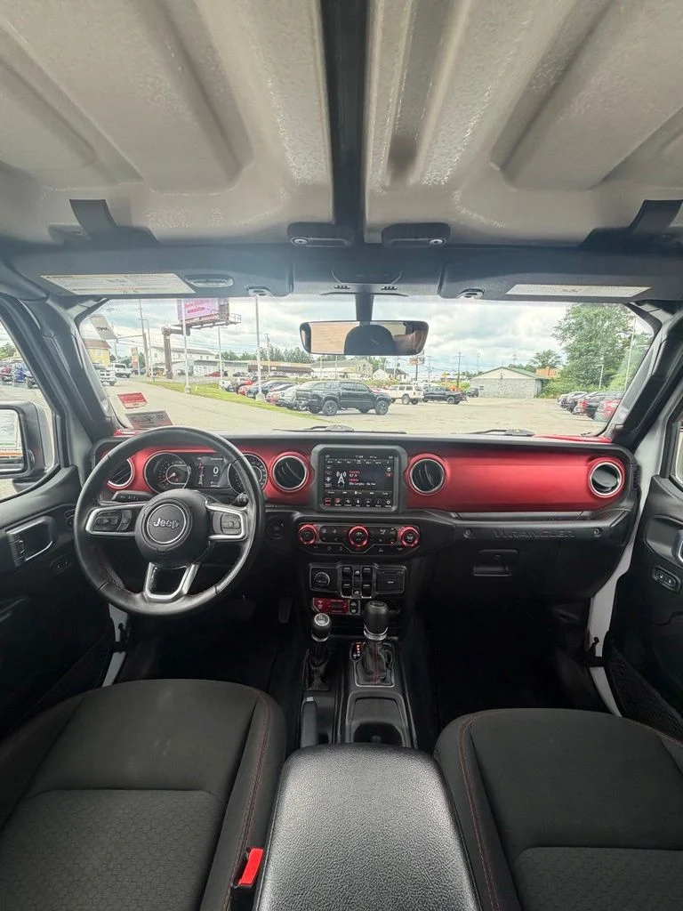 Certified Used 2022 White Jeep Unlimited Rubicon image 14
