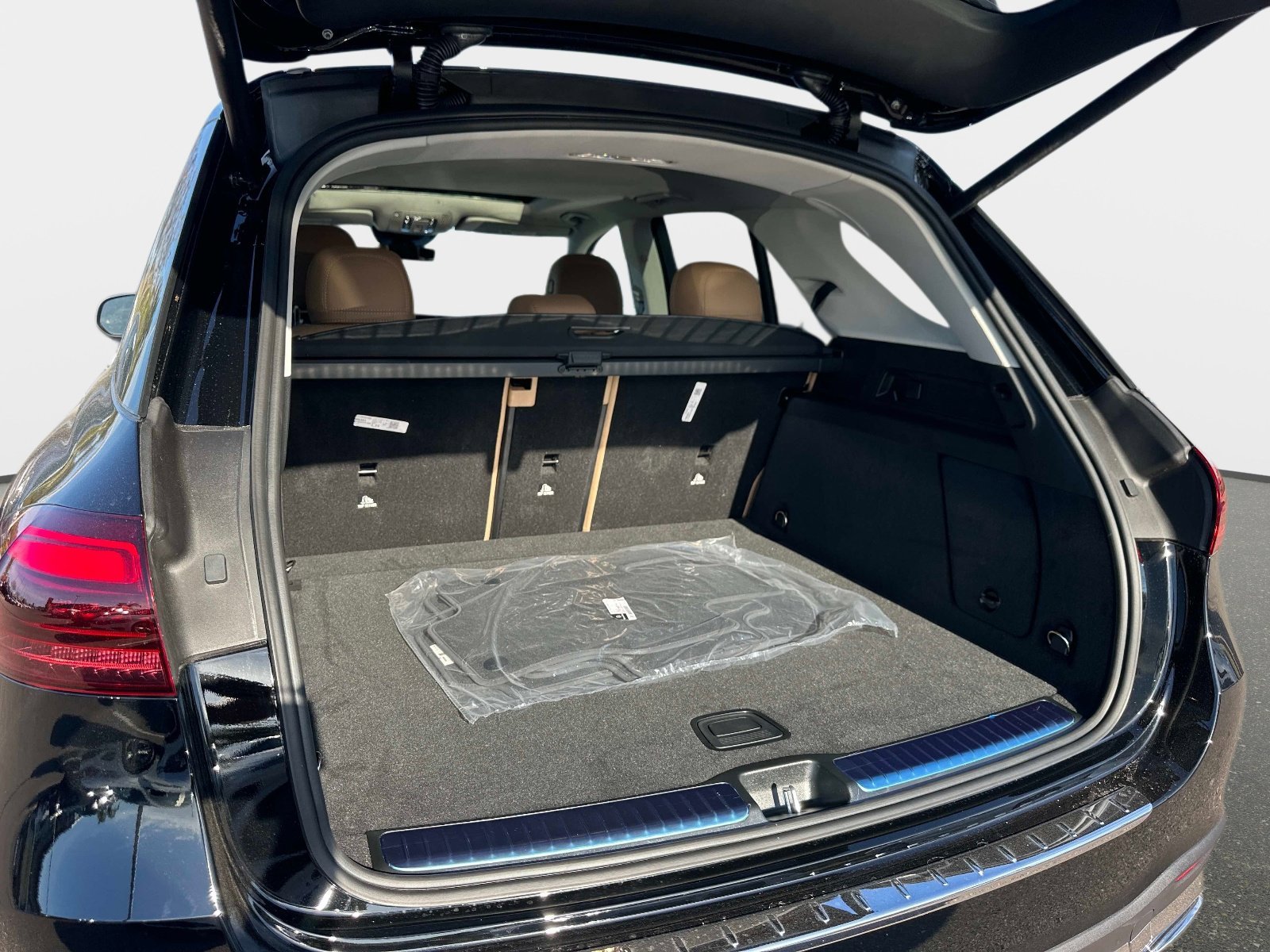 New 2026 Black Mercedes-Benz 350 4MATIC® SUV image 9