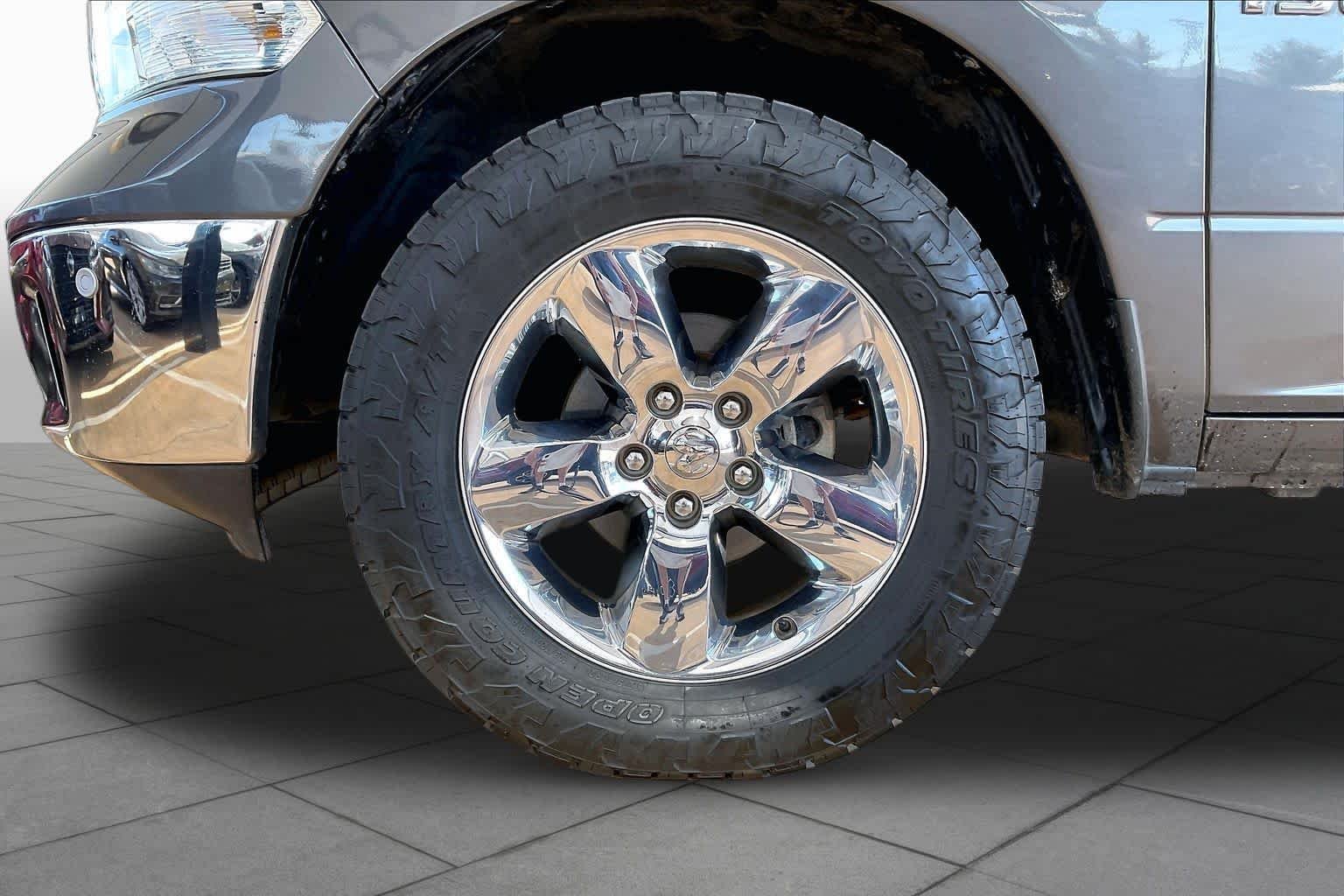Used 2017 Granite Crystal Metallic Clearcoat Ram Big Horn image 10