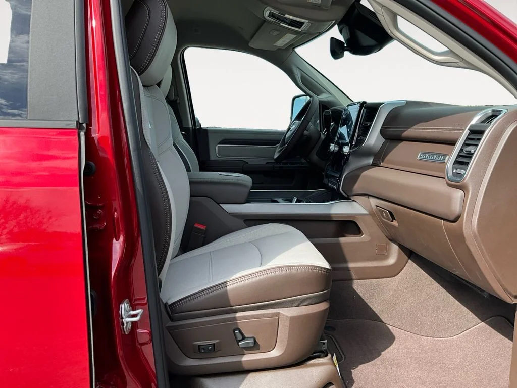 New 2026 Molten Red Pearl-Coat Exterior Paint RAM Laramie image 10