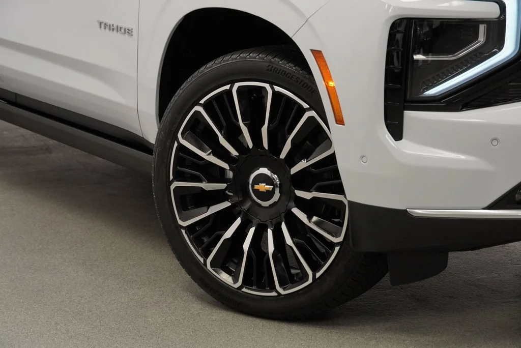 New 2026 Polar White Tricoat Chevrolet High Country image 10