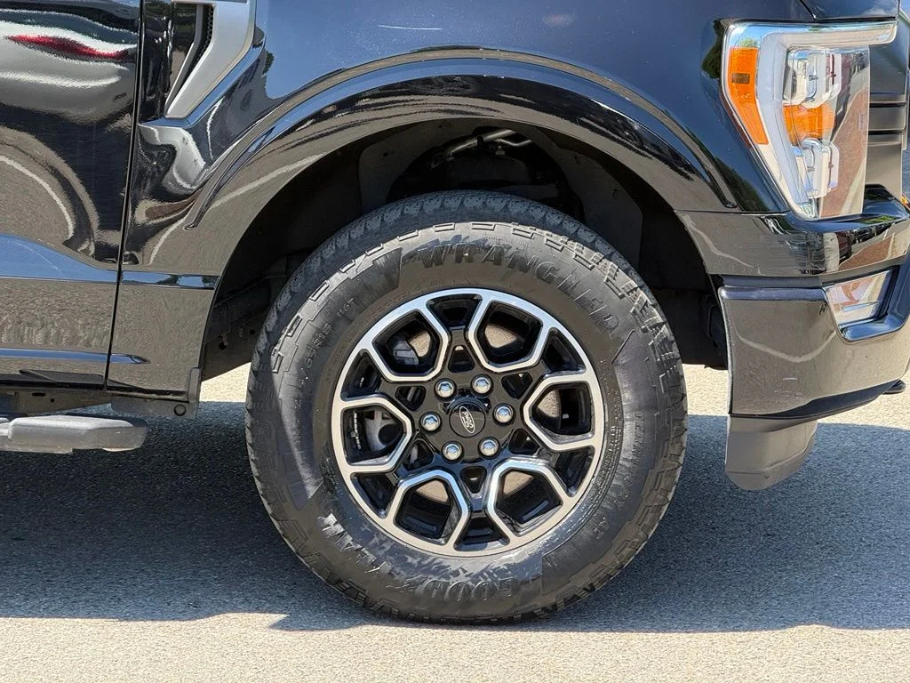 Used 2023 Black Ford XLT image 6