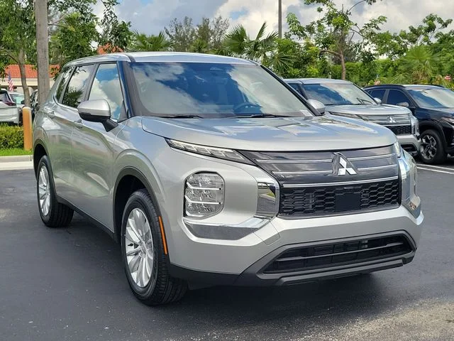 Used 2026 Silver Mitsubishi ES image 3