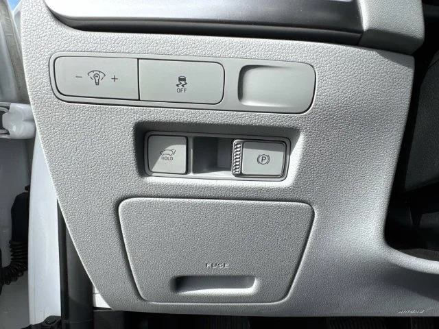 Used 2024 White Hyundai SEL image 47