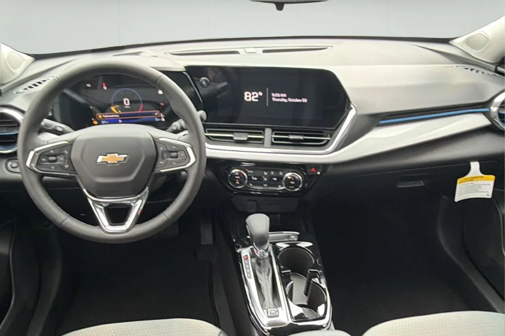 New 2026 Summit White Chevrolet LT image 20