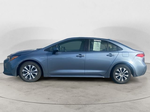 Used 2021  Toyota LE image 8