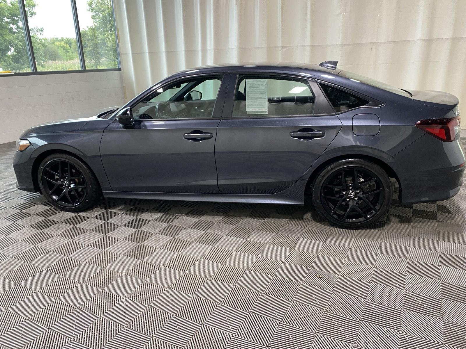 Used 2025 Meteorite Gray Metallic Honda Sport image 4