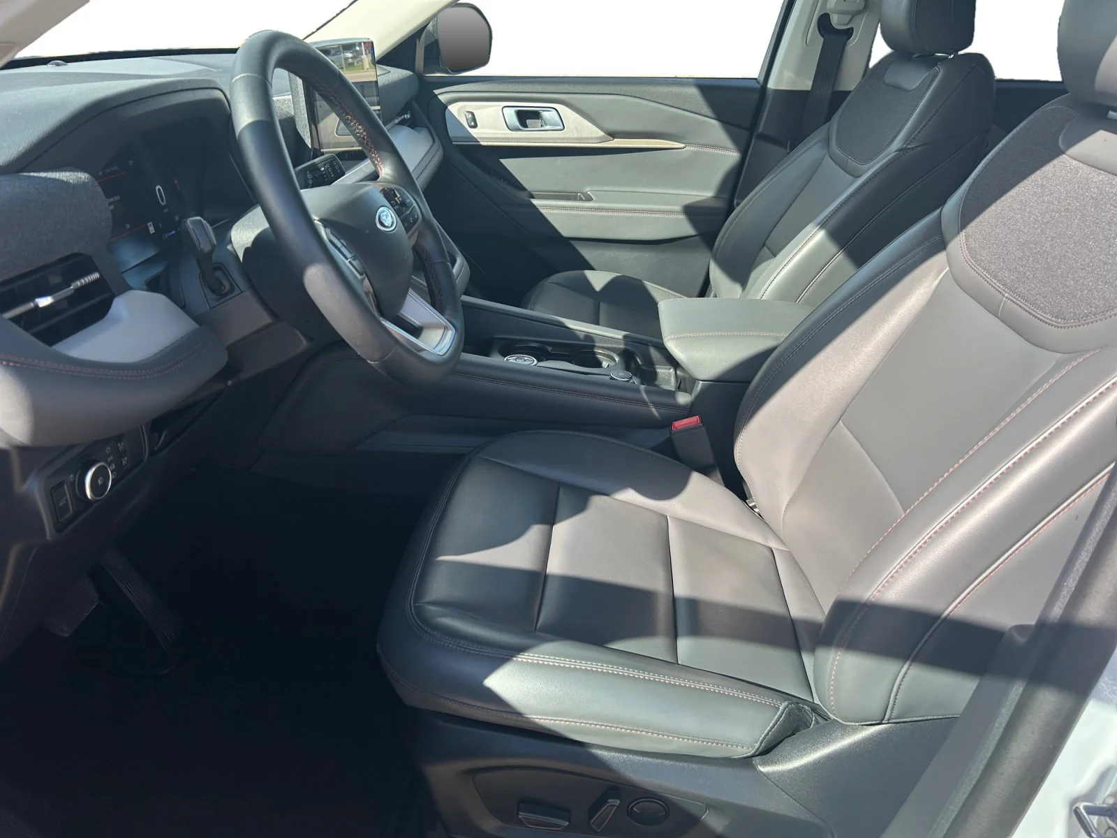 Used 2026 WHITE Ford ACTIVE W/200A PKG 4WD image 14