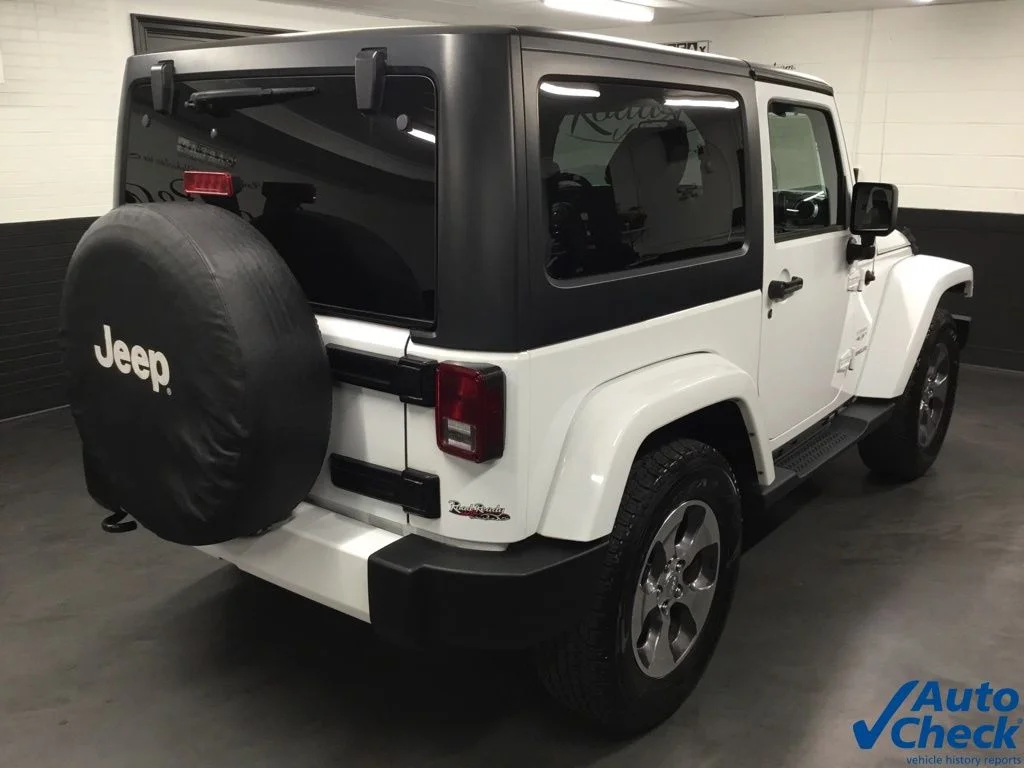 Used 2016 White Jeep Sahara image 11