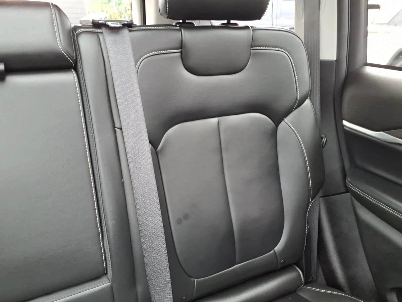 Used 2022 Silver Zynith Jeep Limited image 20