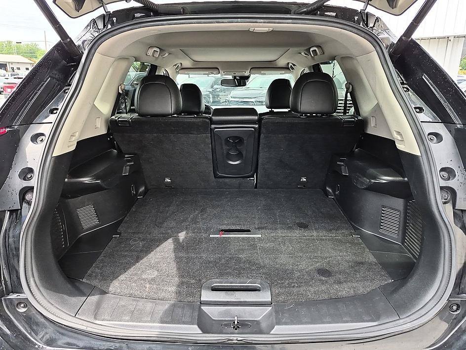 Used 2020 Magnetic Black Pearl Nissan SL image 31