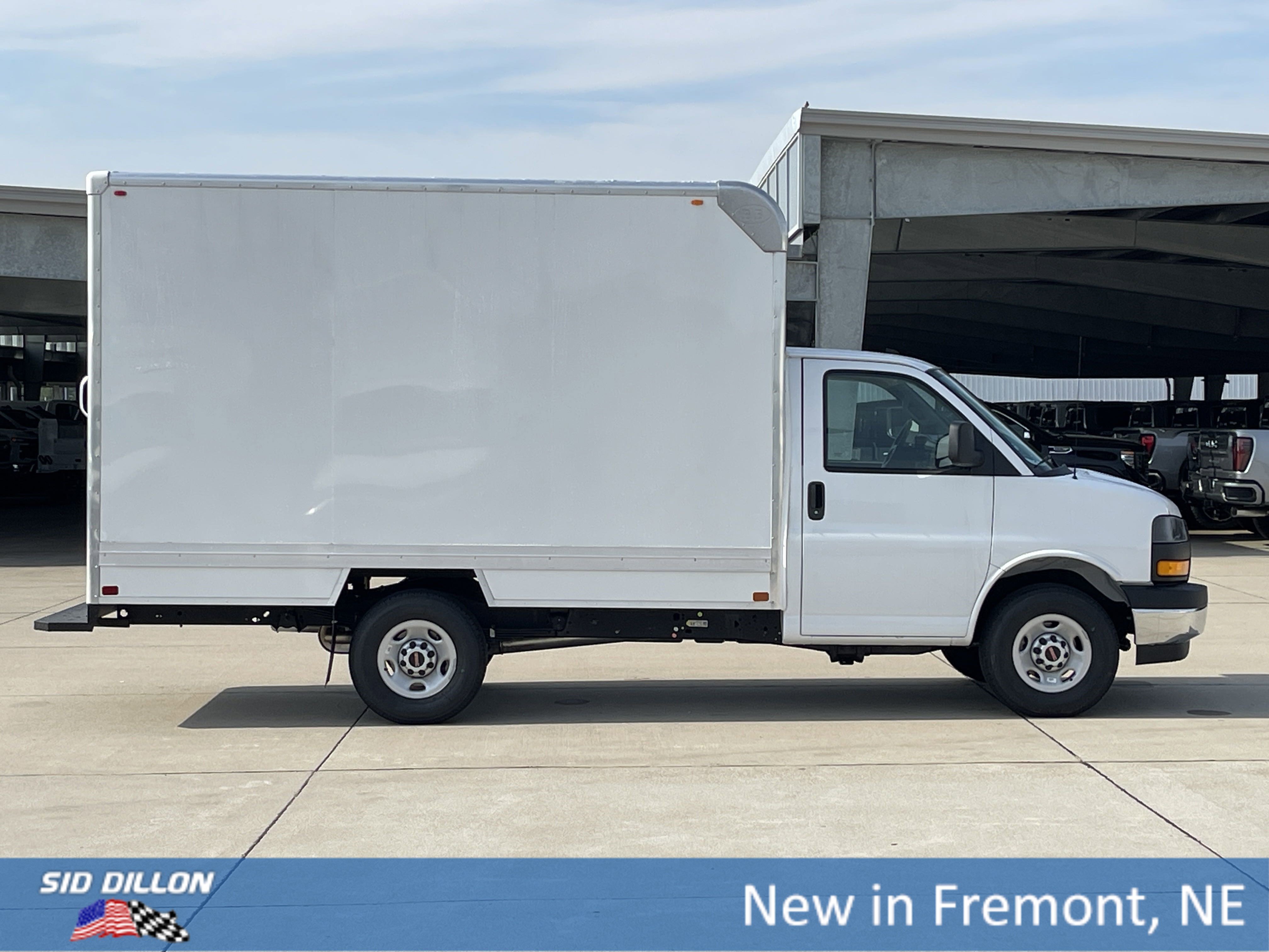 New 2025 Summit White GMC Work Van image 10