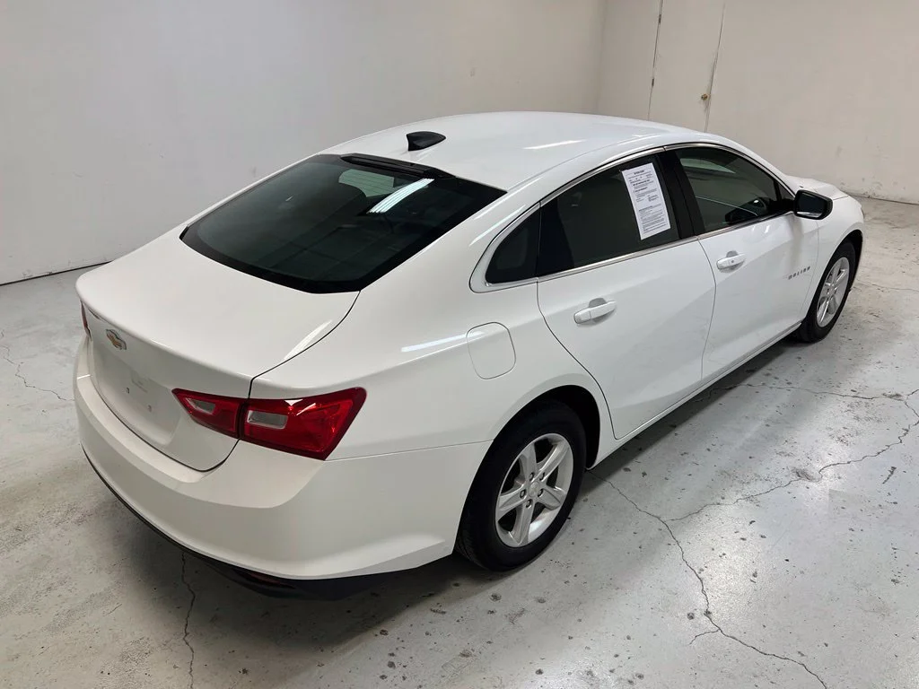 Used 2025 Chevrolet Malibu 1FL with VIN 1G1ZC5ST6SF101068 for sale in Newton, KS