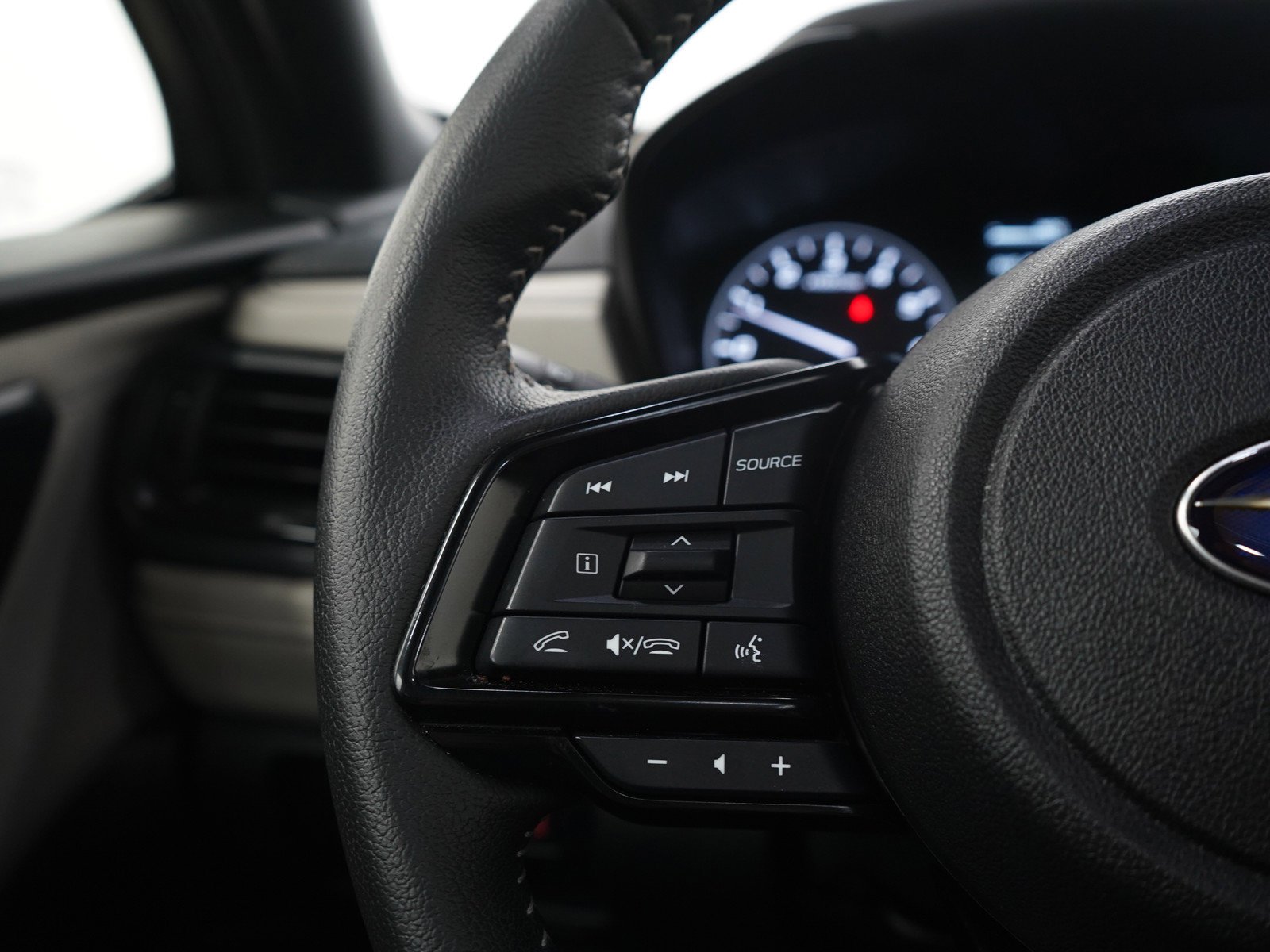 Used 2025 Gray Metallic Subaru Premium image 25