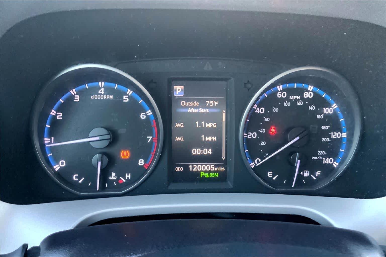 Used 2018 Black Currant Metallic Toyota XLE image 25