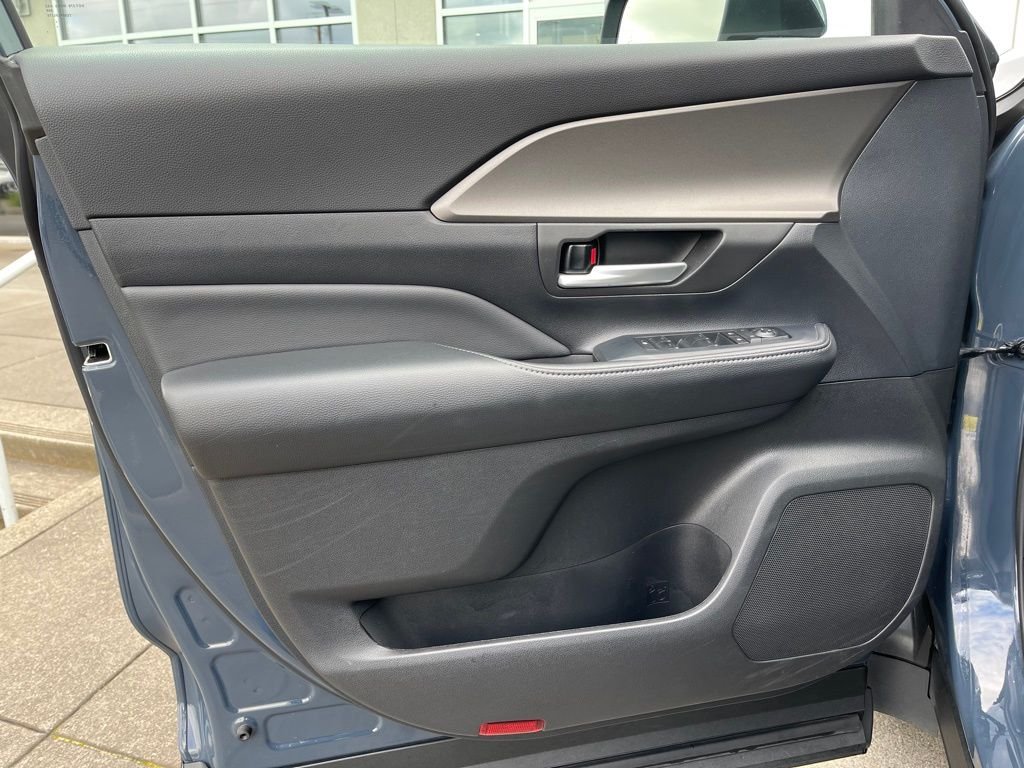 Used 2024 White Toyota XLE image 11