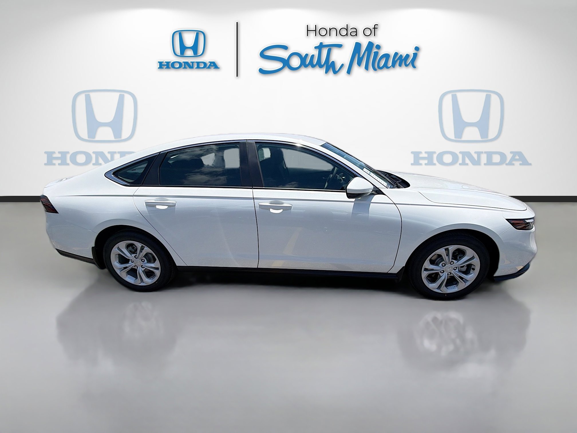 New 2026 Platinum White Pearl Honda LX image 8