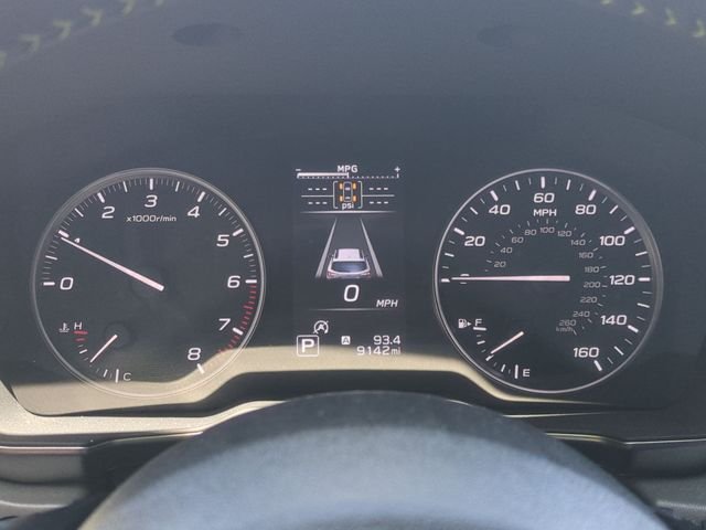 Used 2025 White Subaru Onyx Edition image 32