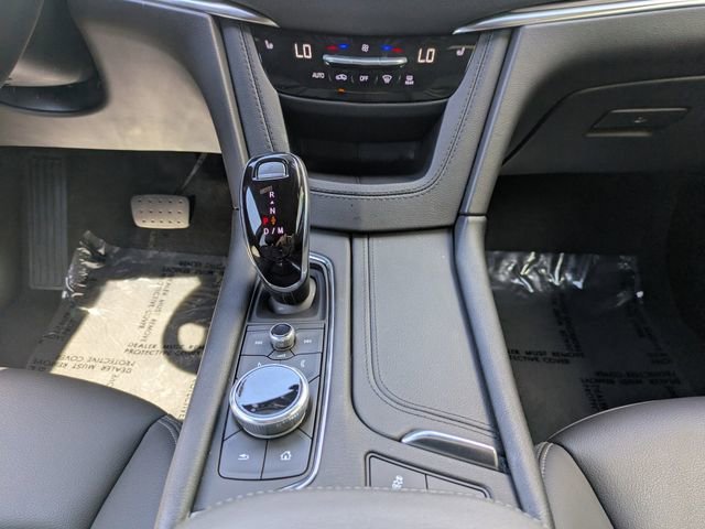 Certified Used 2025 Crystal White Tricoat Cadillac Luxury image 22