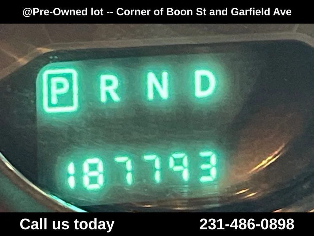 Used 2014 Gray Dodge SE image 24