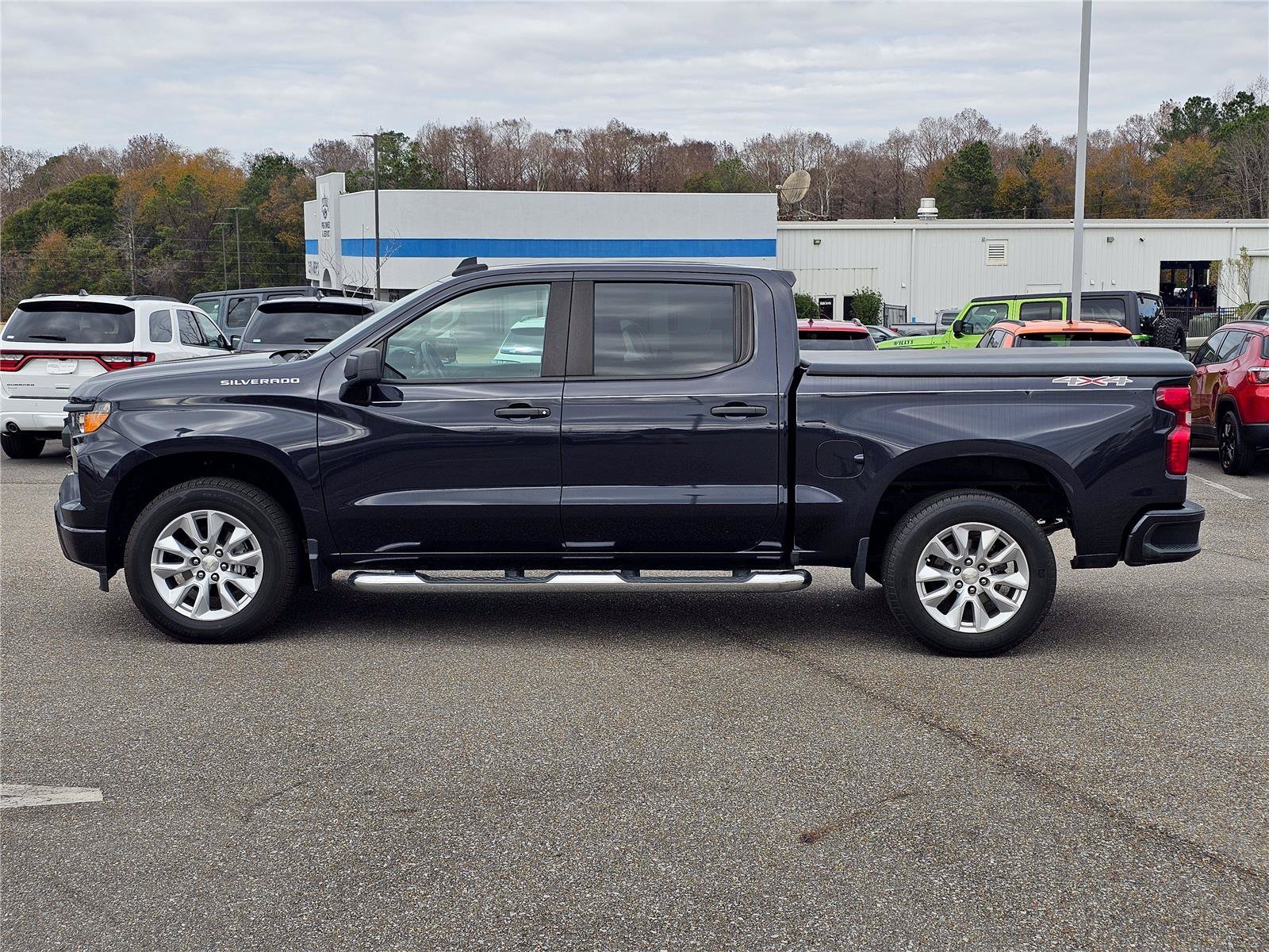 Used 2022 Northsky Blue Metallic Chevrolet Custom image 14
